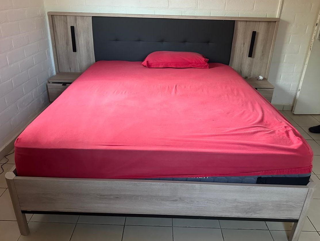 Privé : MEUBLES + MATELAS